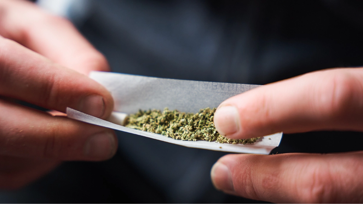 Heart surgeon reveals how bad smoking marijuana regularly is for your health
