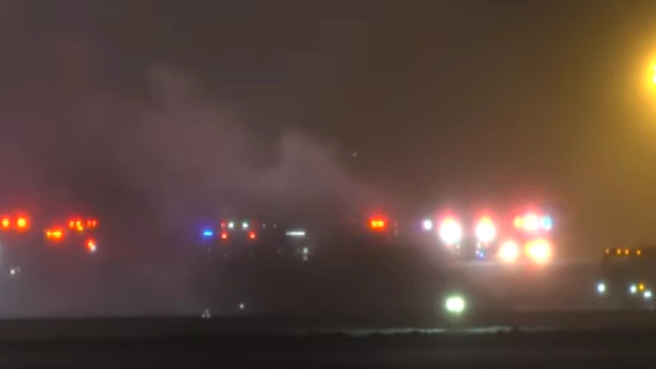 Plane crashes while taking off leaving 6 dead as air traffic control audio revealed