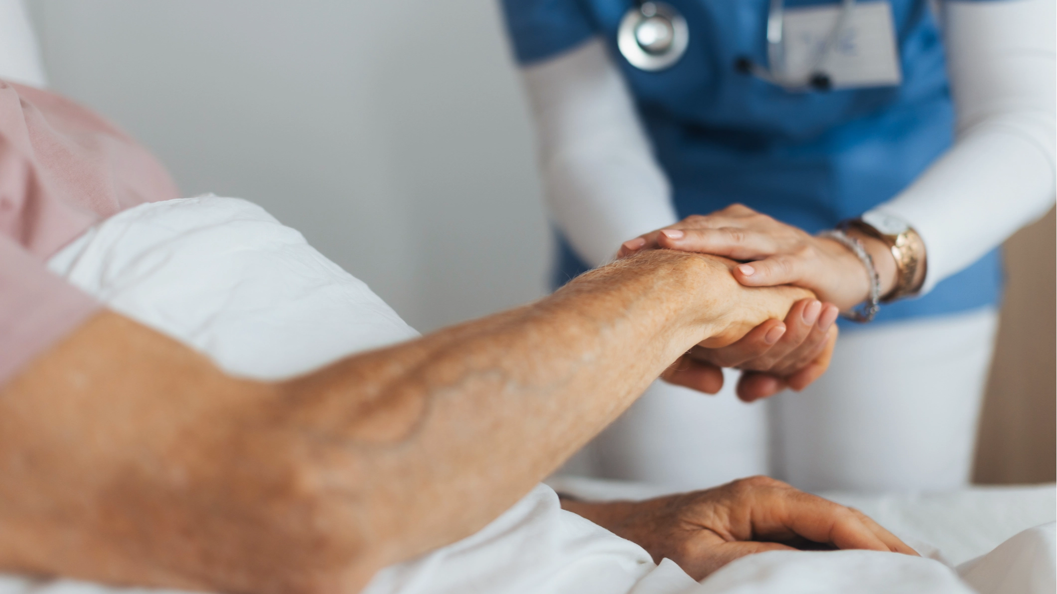 Hospice nurse reveals the most common regrets people have before they die