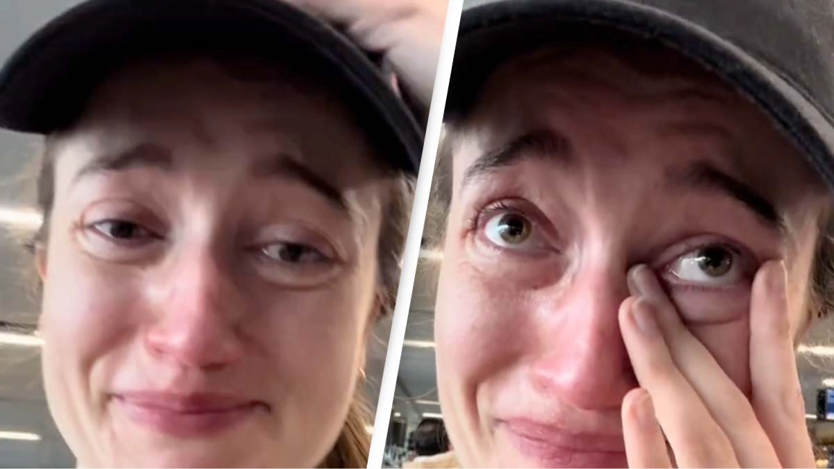 Woman divides the internet after sharing unusual reason why she was 'kicked off' flight