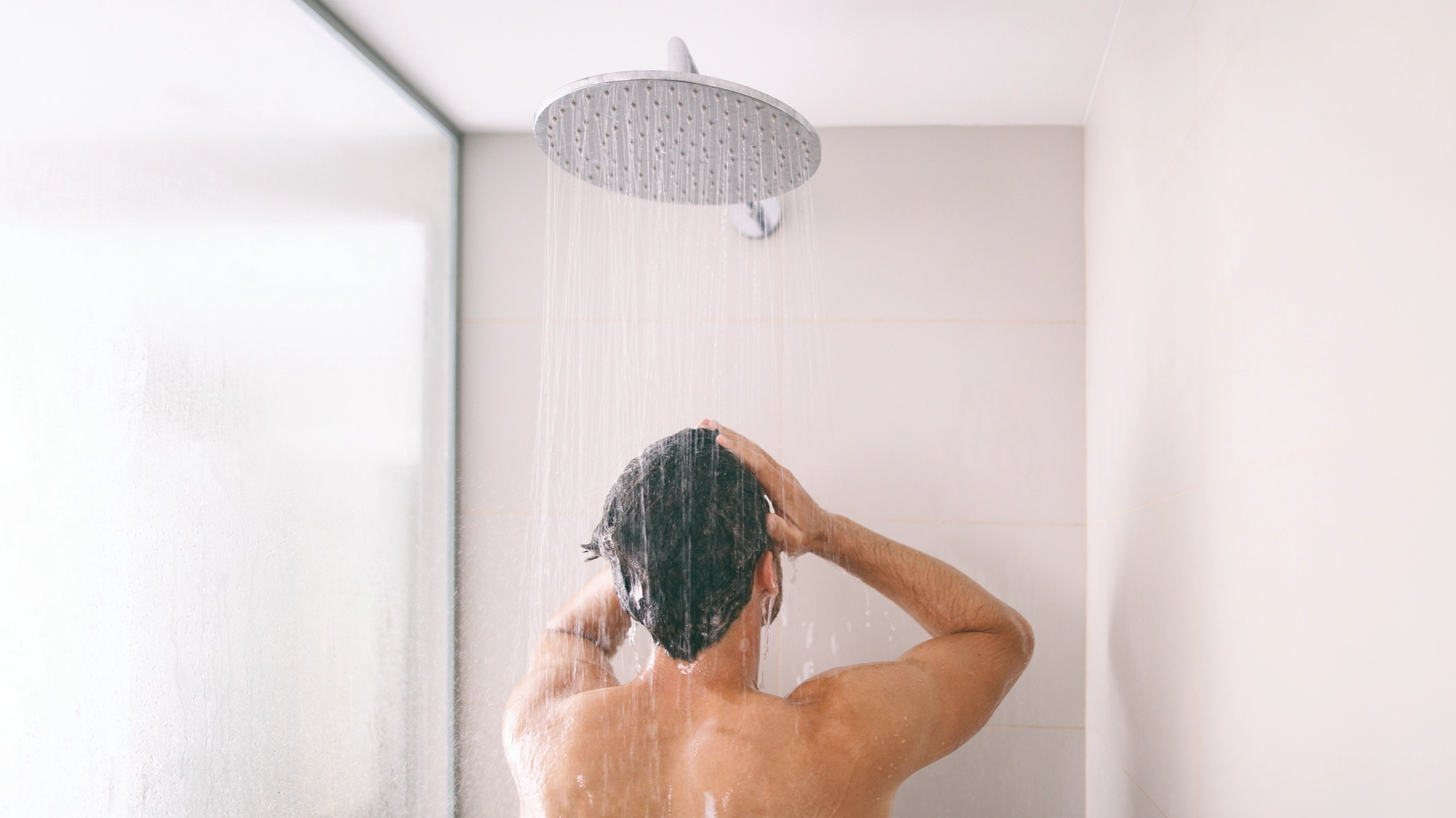 Doctor explains why you should always shower at night instead of the morning