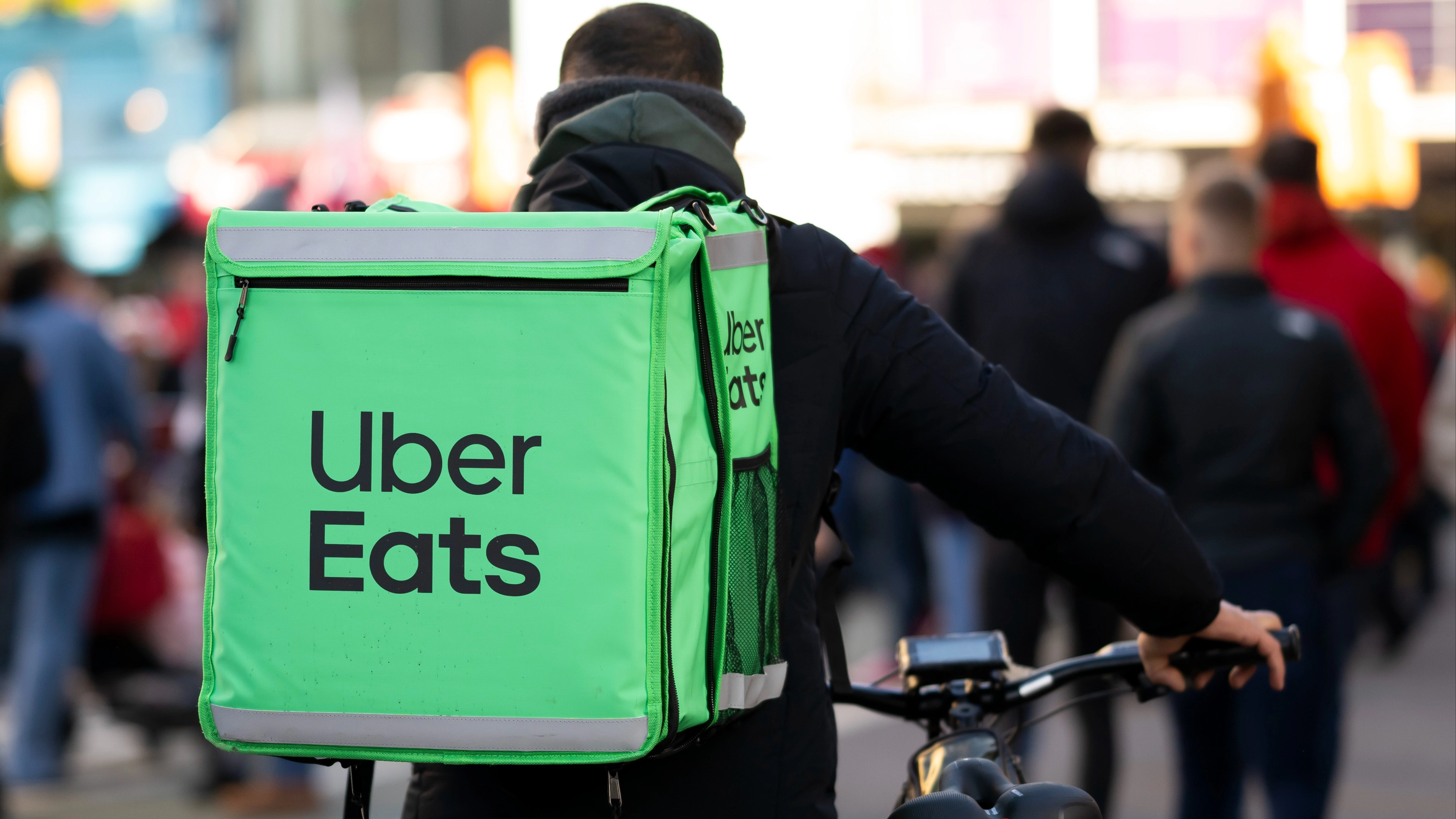 Uber Eats drivers are sharing how much they earn each week