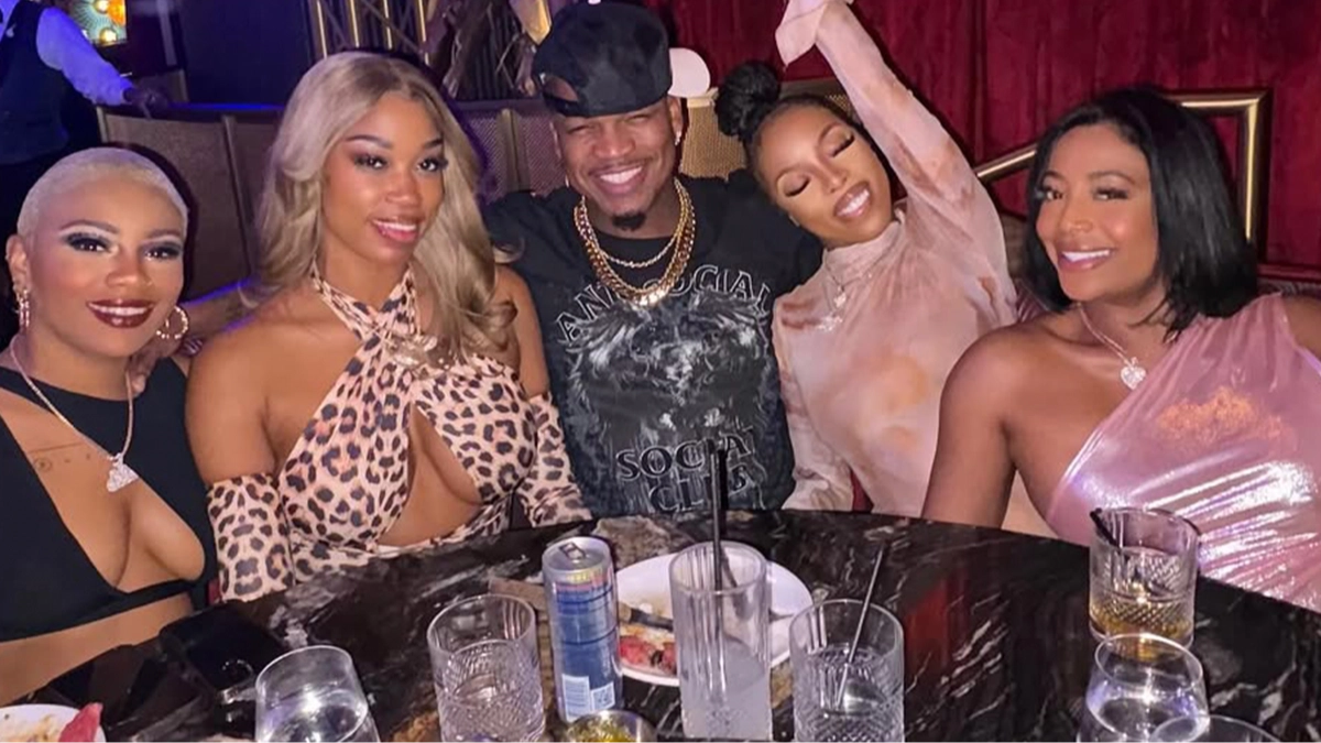 Ne-Yo explains why his four girlfriends aren't allowed to date other men