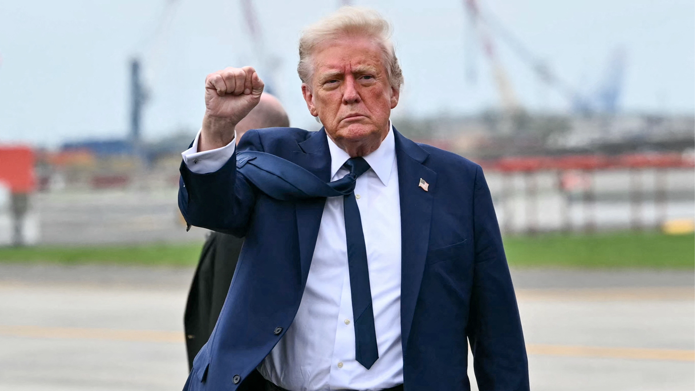 People call out Trump after he posted completely conflicting claims about US stock market