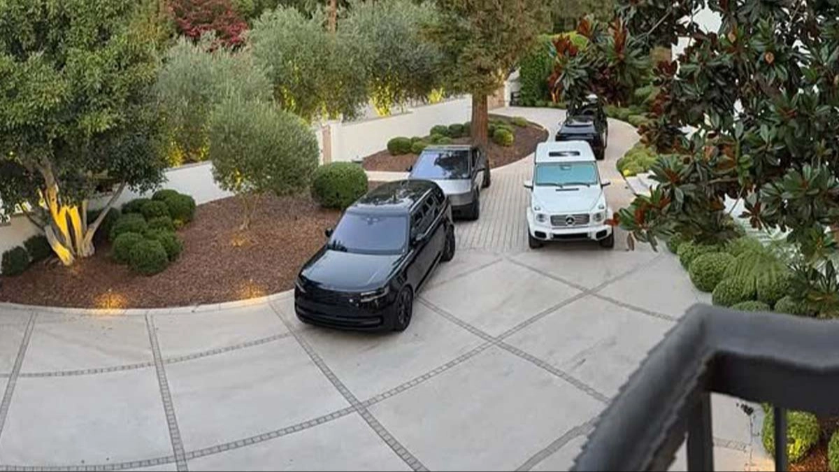 Everyone is asking if Justin Bieber is okay after he shares bizarre photo of cars in his driveway