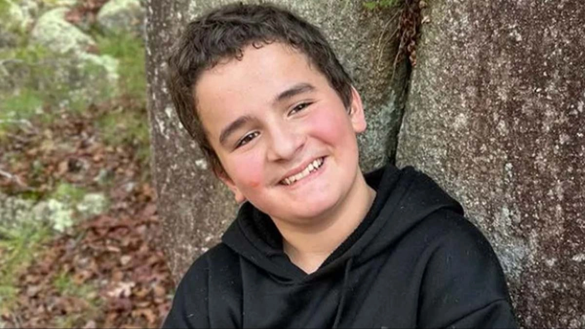 Teen wakes up from coma and uses sign language to tell mom a heartbreaking message