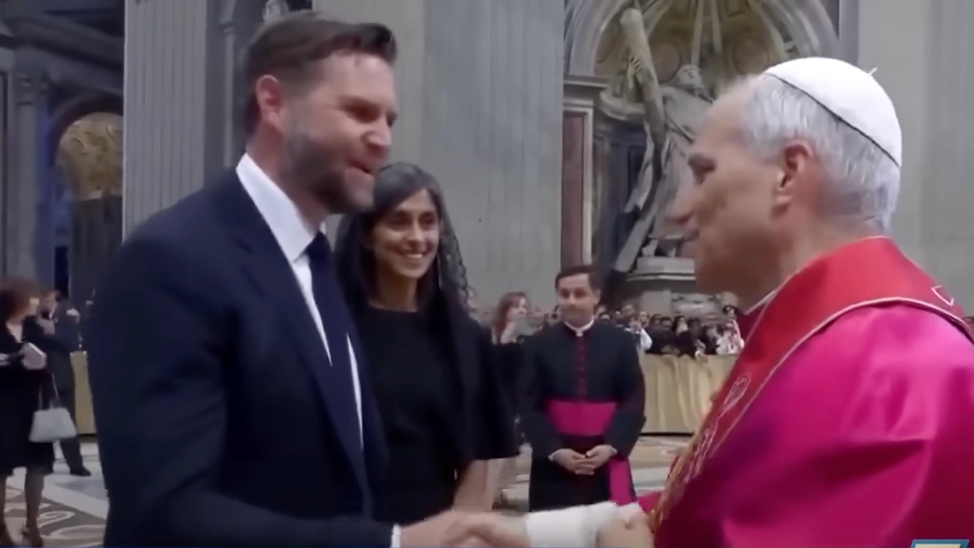 JD Vance slammed for 'inappropriate' gesture to Pope Leo that 'broke protocol'