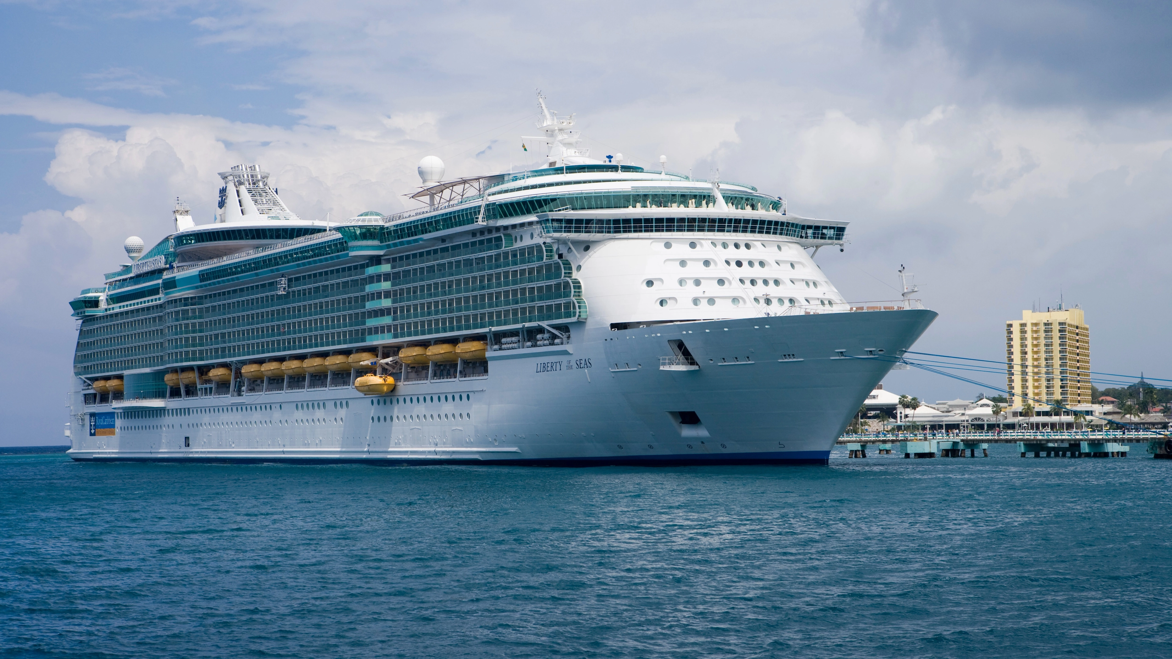 Man jumps off cruise ship to allegedly avoid paying $16,000 gambling debt