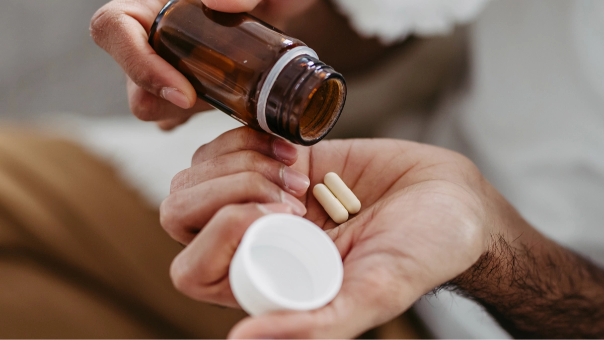 Warning issued to anyone taking painkillers if they experience these symptoms