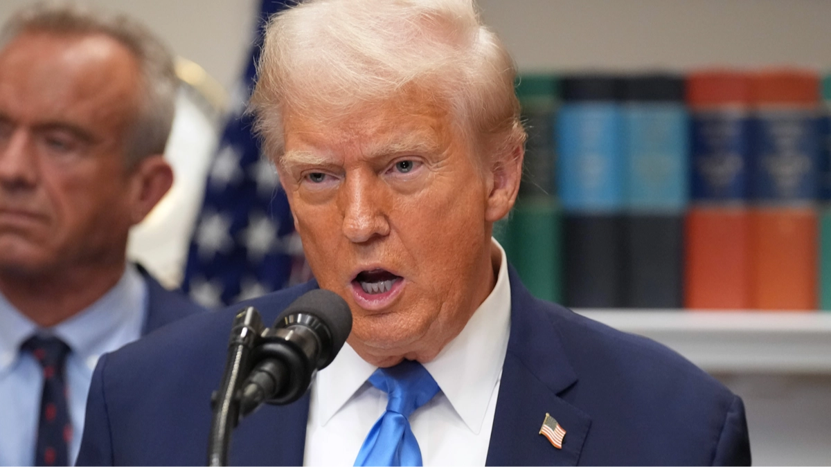 White House shares brutal photo over resurfaced tweet about using Tylenol while pregnant