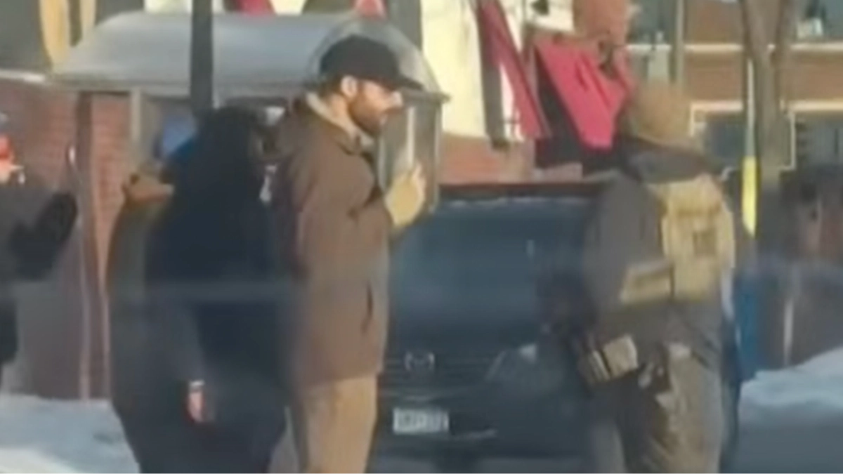 Doctor who tried to help anti-ICE protester Alex Pretti reveals shocking act agents allegedly did after they fatally shot him