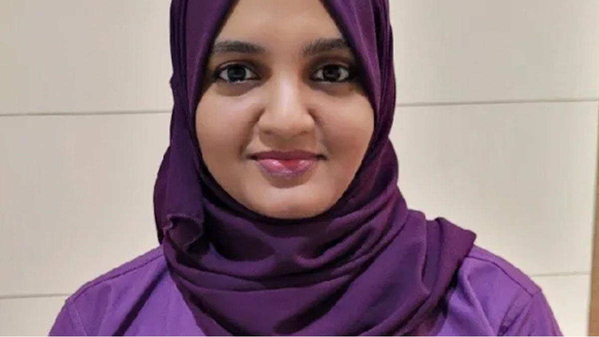 Dental nurse awarded $31,000 after co-worker allegedly 'rolled her eyes at her'