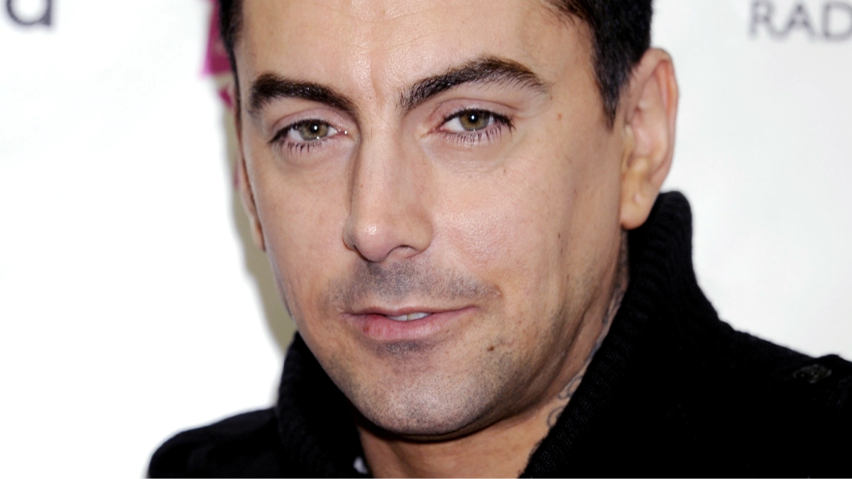Fan who allowed pedophile rockstar Ian Watkins to abuse her baby makes demand from prison