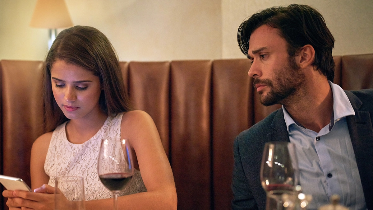 Warning issued for cruel new dating trend 'banksying' that could be worse than 'ghosting'