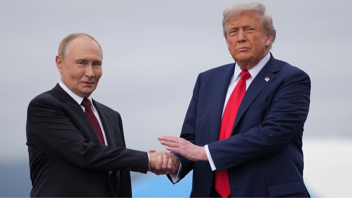 Disturbing reason why Putin allegedly took a ‘poop suitcase’ to meeting with Trump