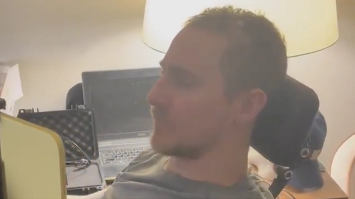 'Incredible' footage shows the sixth human to receive Elon Musk's Neuralink implant playing video games with his mind