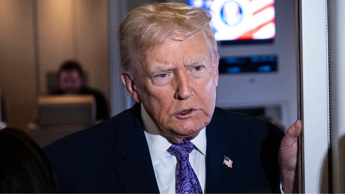 Trump caught saying a concerning two-word comment as hot mic picks up president's rant