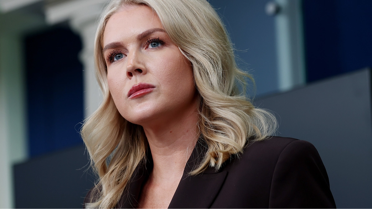 White House staffer Karoline Leavitt has unhinged three-word response to reporter as she leaks private texts