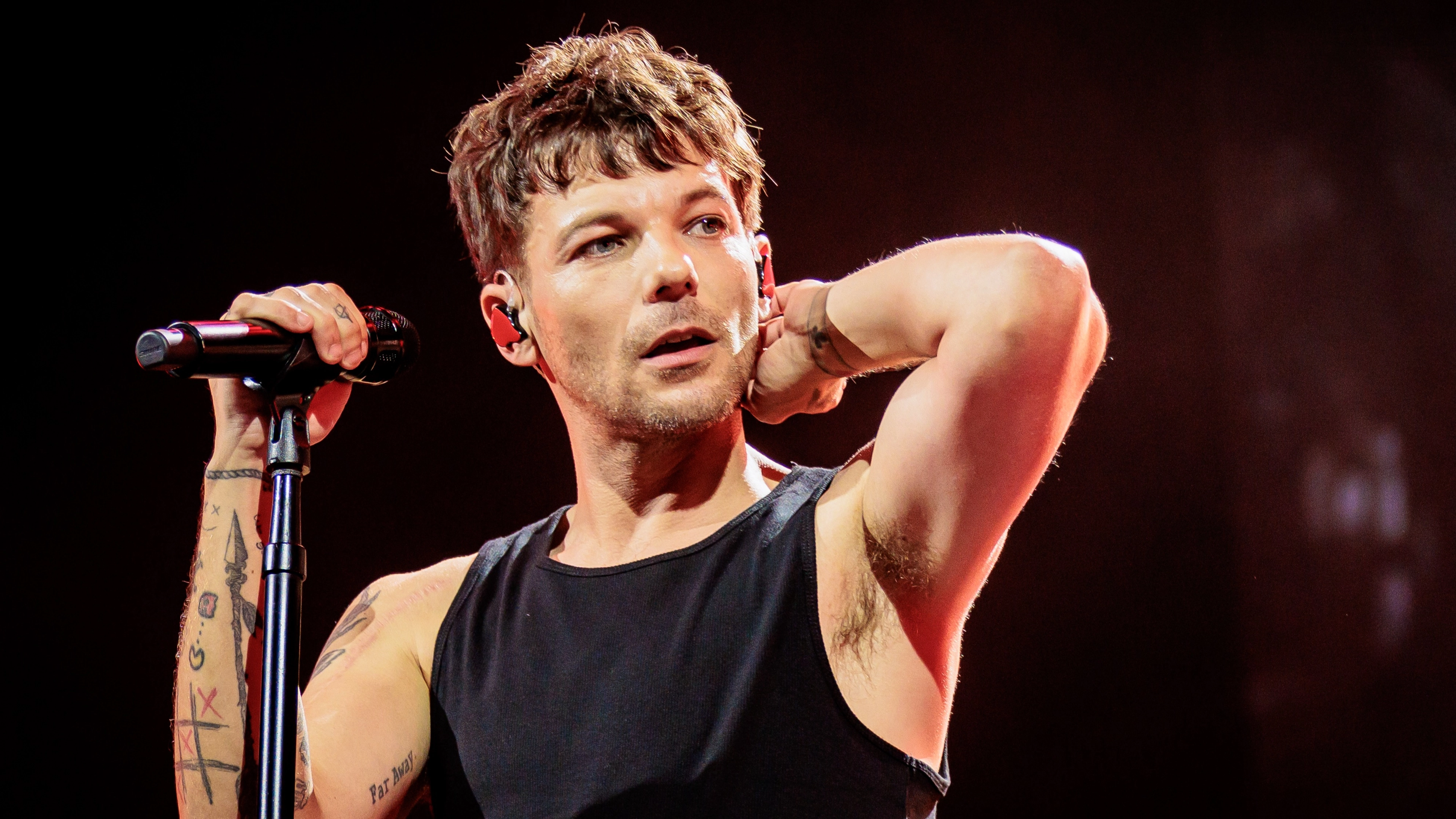 Zayn Malik allegedly punched Louis Tomlinson after making 'derogatory comment', new report says