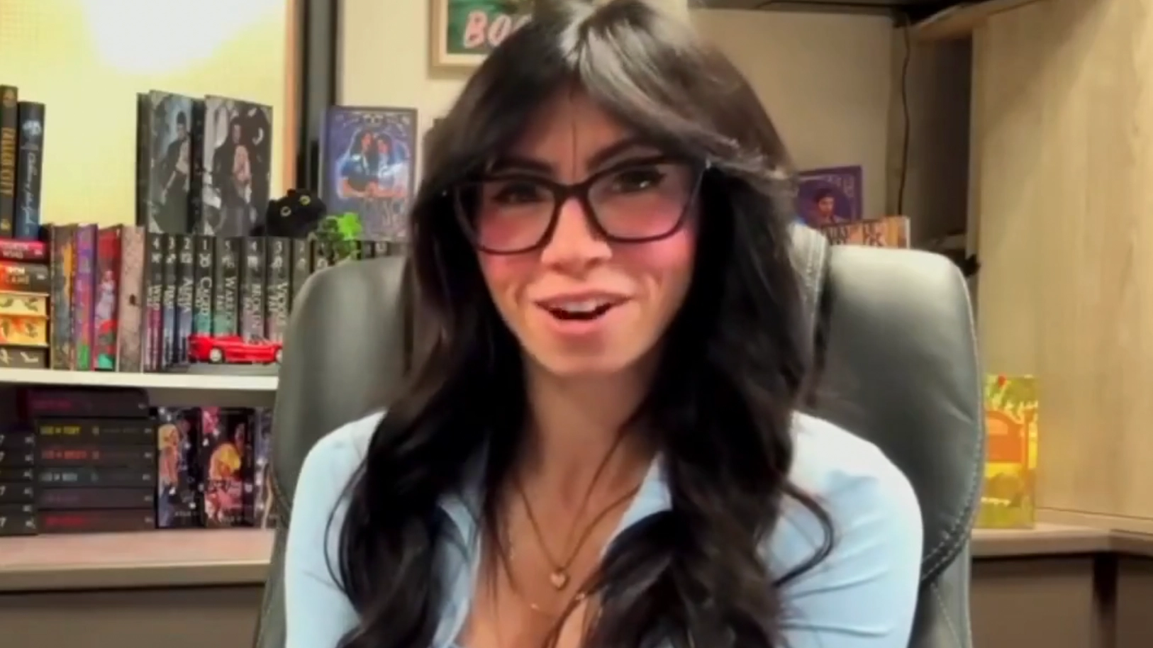 Woman reveals how she's dating AI octopus inspired by monster romance novels