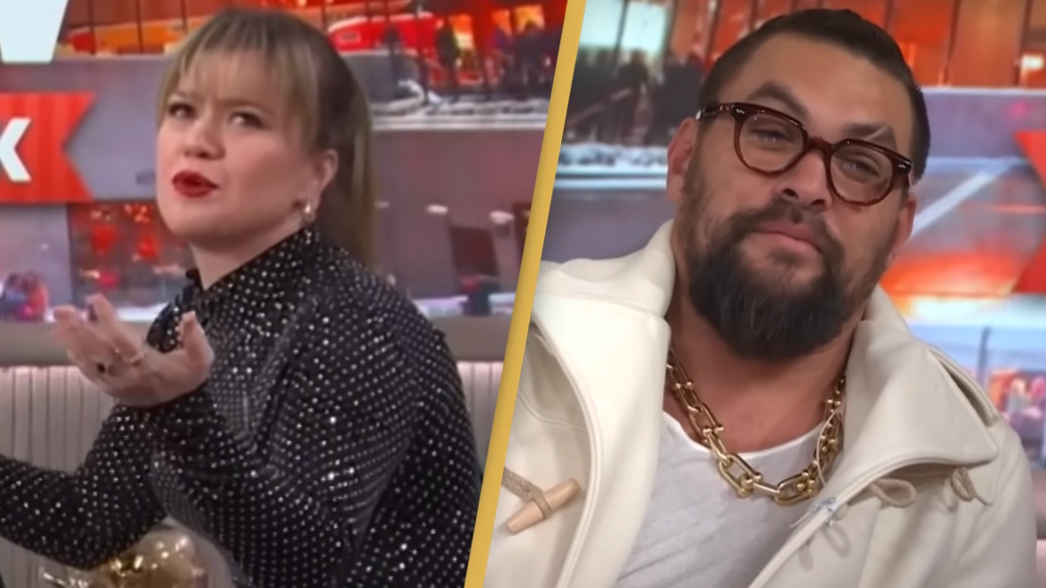Fans are calling out Kelly Clarkson for ‘flirting’ with Jason Momoa