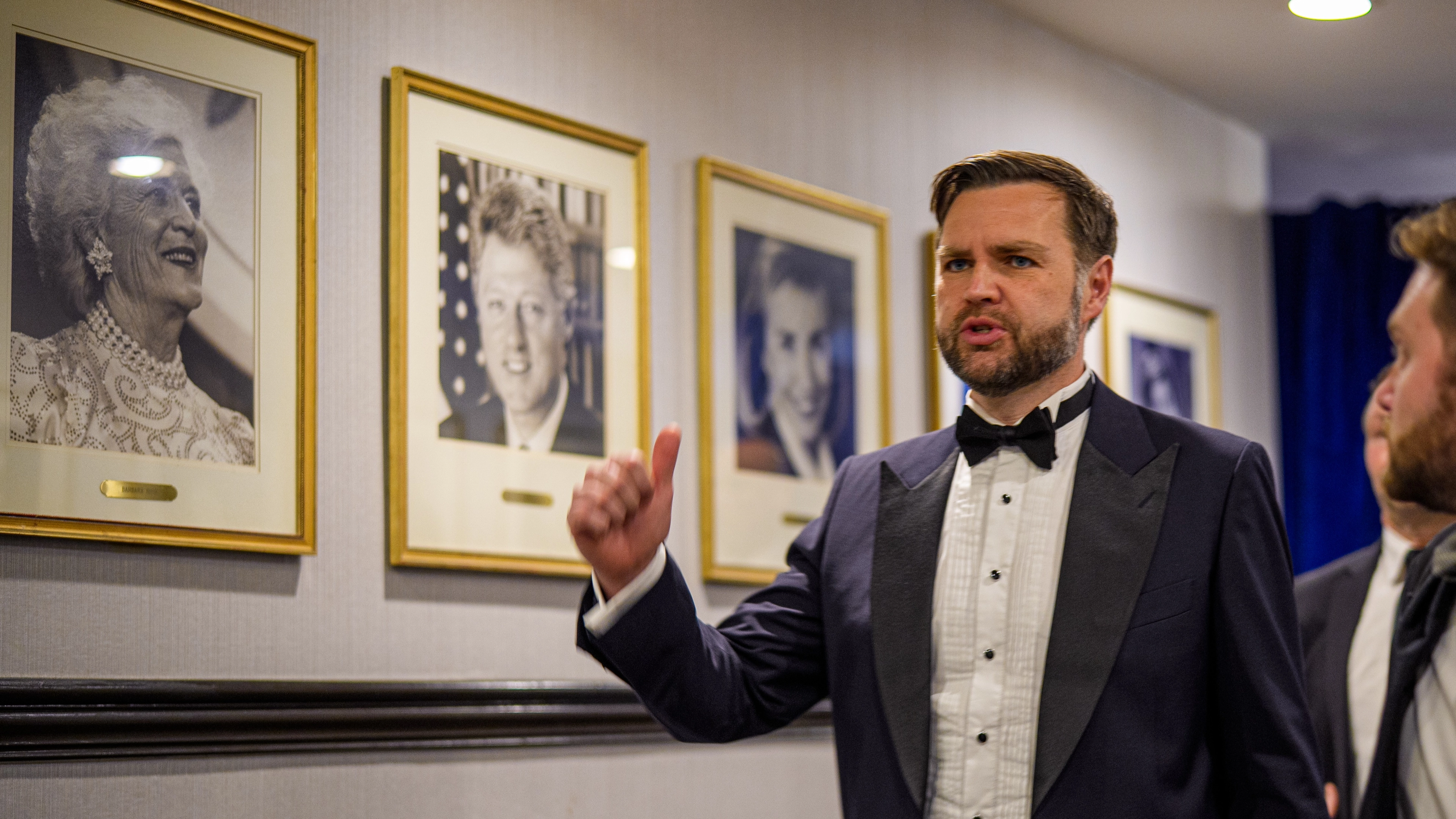 Moment JD Vance 'freaked out' during Correspondents' Dinner shooting