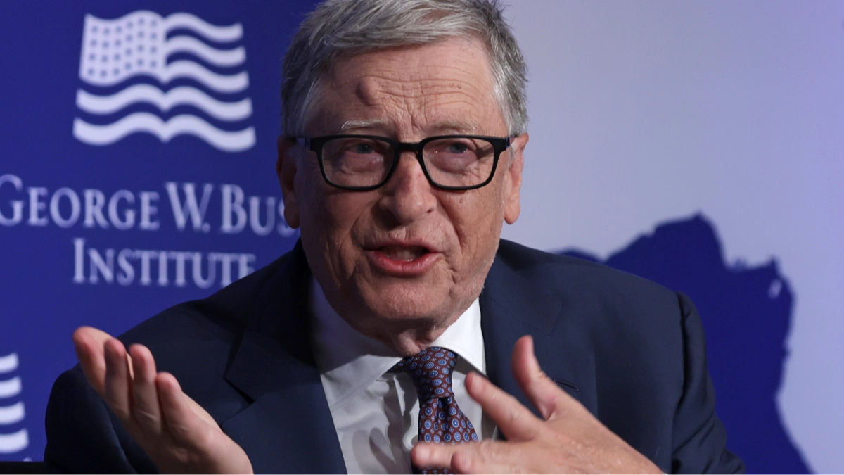 Bill Gates makes major announcement that he's giving away nearly all of his fortune as he promises to spend $200bn