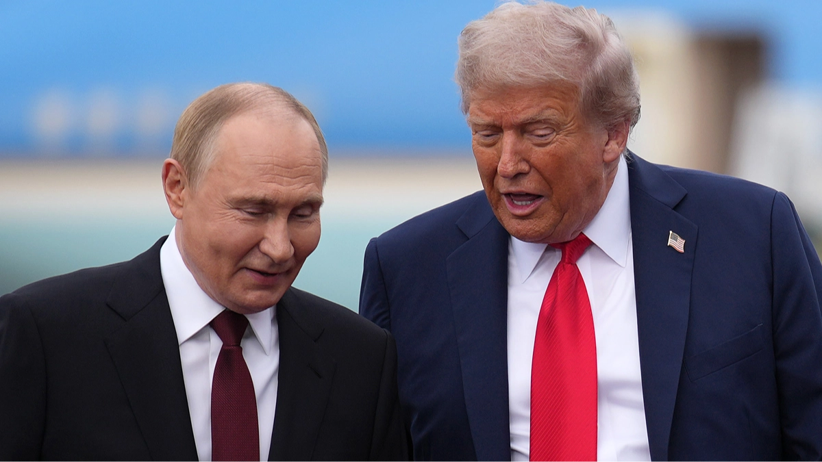 Putin gifts random American present worth over $20,000 that flew to Alaska with him for Trump meeting