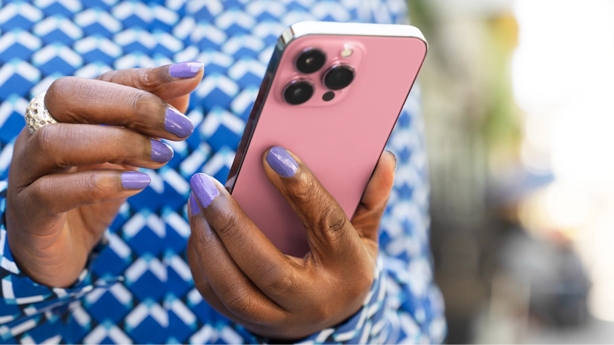 Discovery of bizarre iPhone quirk leaves users completely ‘mind-blown’ as they all rush to try it for themselves
