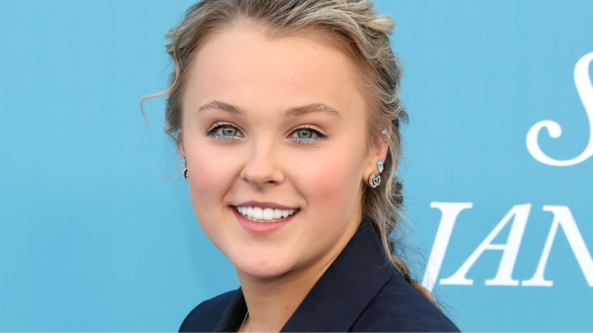 JoJo Siwa reveals the one major life change she's made for new relationship with Big Brother co-star