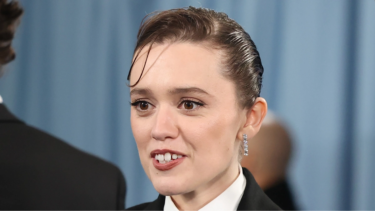 Aimee Lou Wood reveals truth behind viral crying pictures after calling out 'mean and unfunny' SNL skit that mocked her teeth