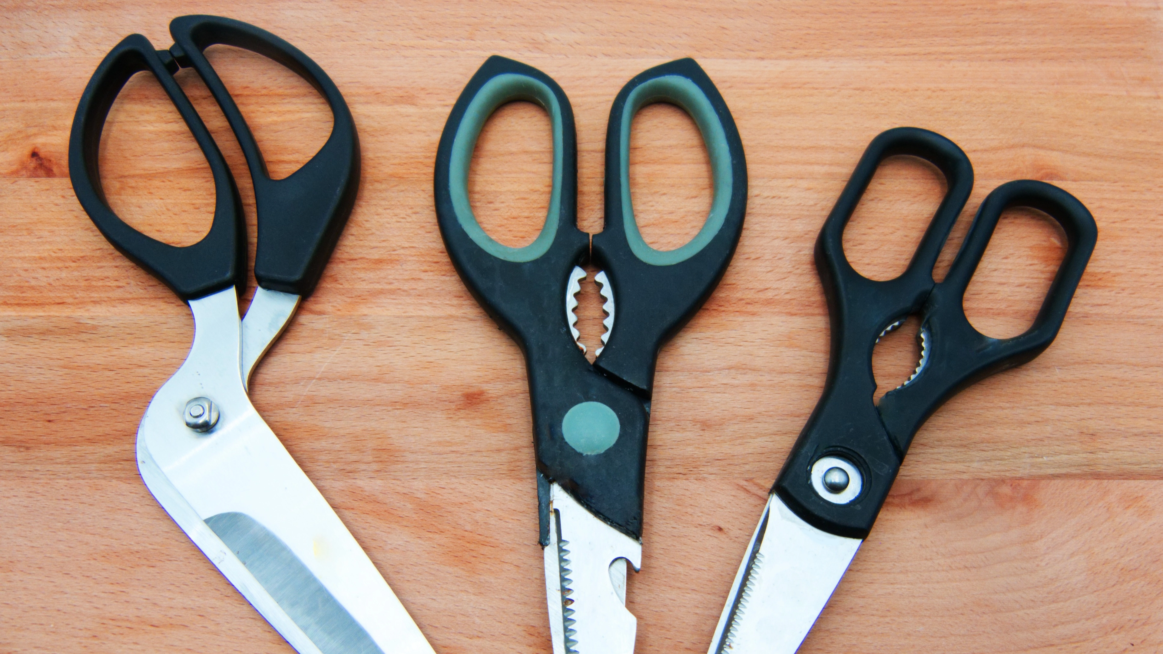 People completely mindblown at what metal part between handle of scissors is for