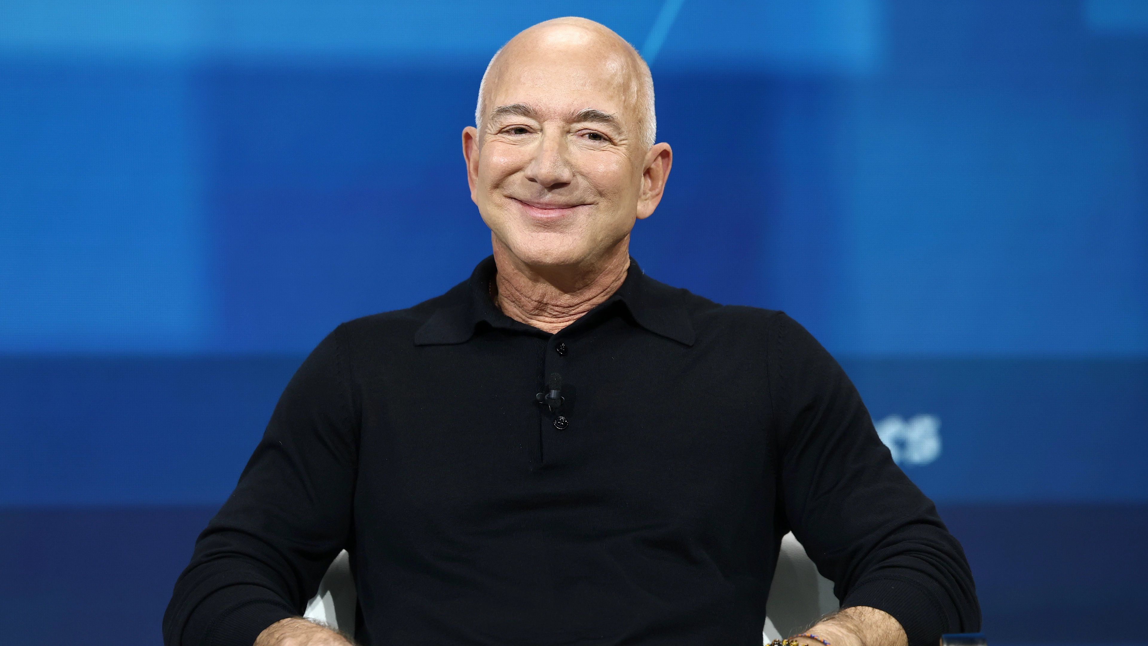 Jeff Bezos uses 'two-pizza' rule for meetings at Amazon for incredibly smart reason