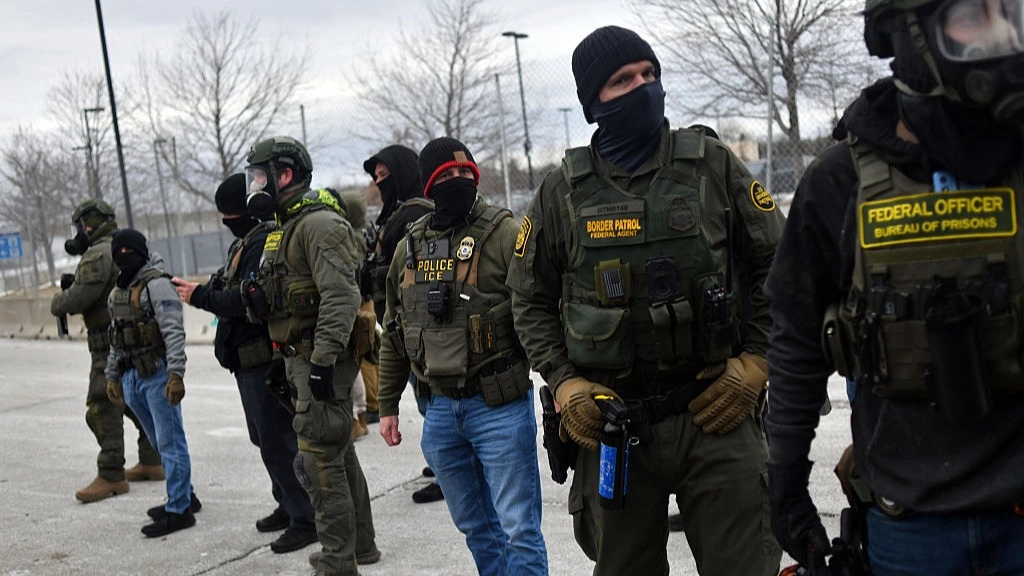 ICE agents ate lunch at Mexican restaurant and then detained employees after