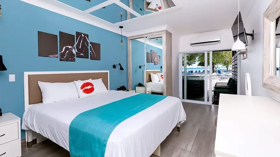 Man who stayed at 'world's best sex hotel' with nude hot tub and sex-themed gym shares the one ‘strict policy’