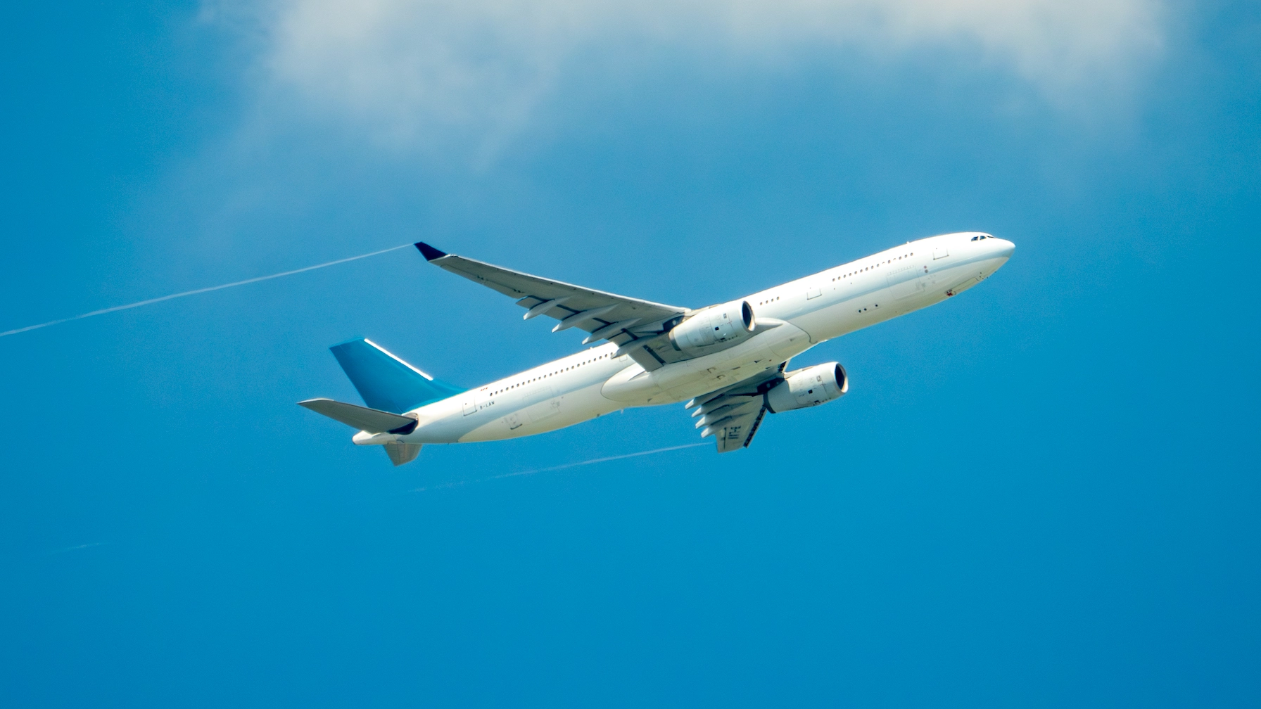 What passengers flying through Middle East need to know after 4,000 flights cancelled