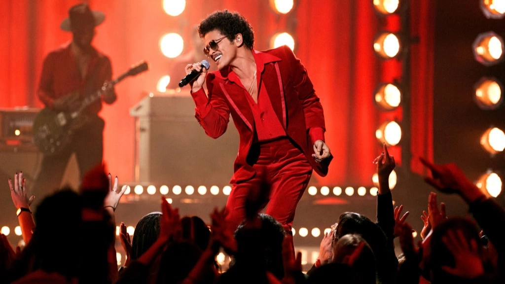 Bruno Mars fans 'ready for blood bath' as singer announces UK tour with surprise support acts