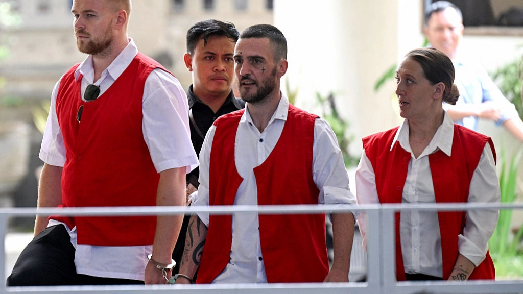 Why so many Brits are becoming 'drug mules' as mum faces firing squad in Bali 
