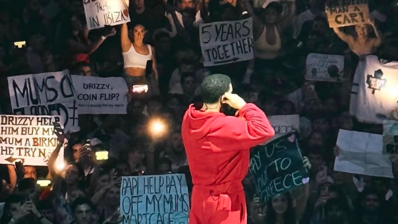 Why Drake fans behave the way they do after 'genuinely dystopian' concert photo goes viral