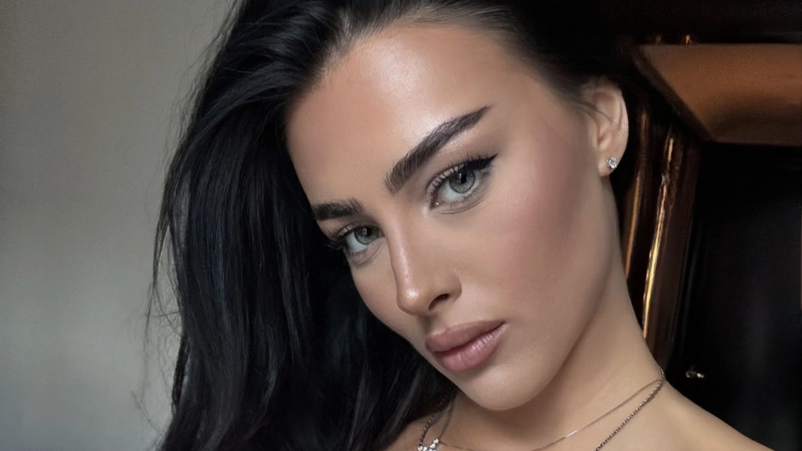 Woman says she's 'too hot to find love' as men are 'too shy' to ask her out