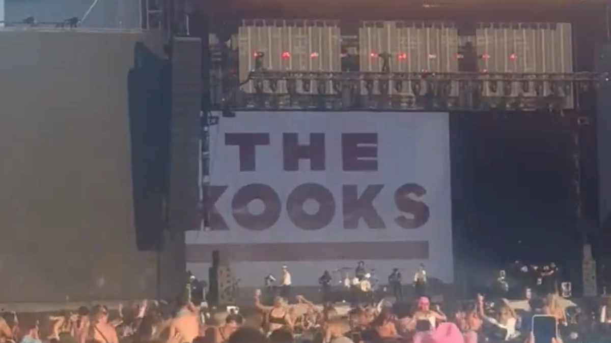 Reading Festivalgoers shocked as Hollywood celeb joins band to sing rap song in 'what the f***' moment
