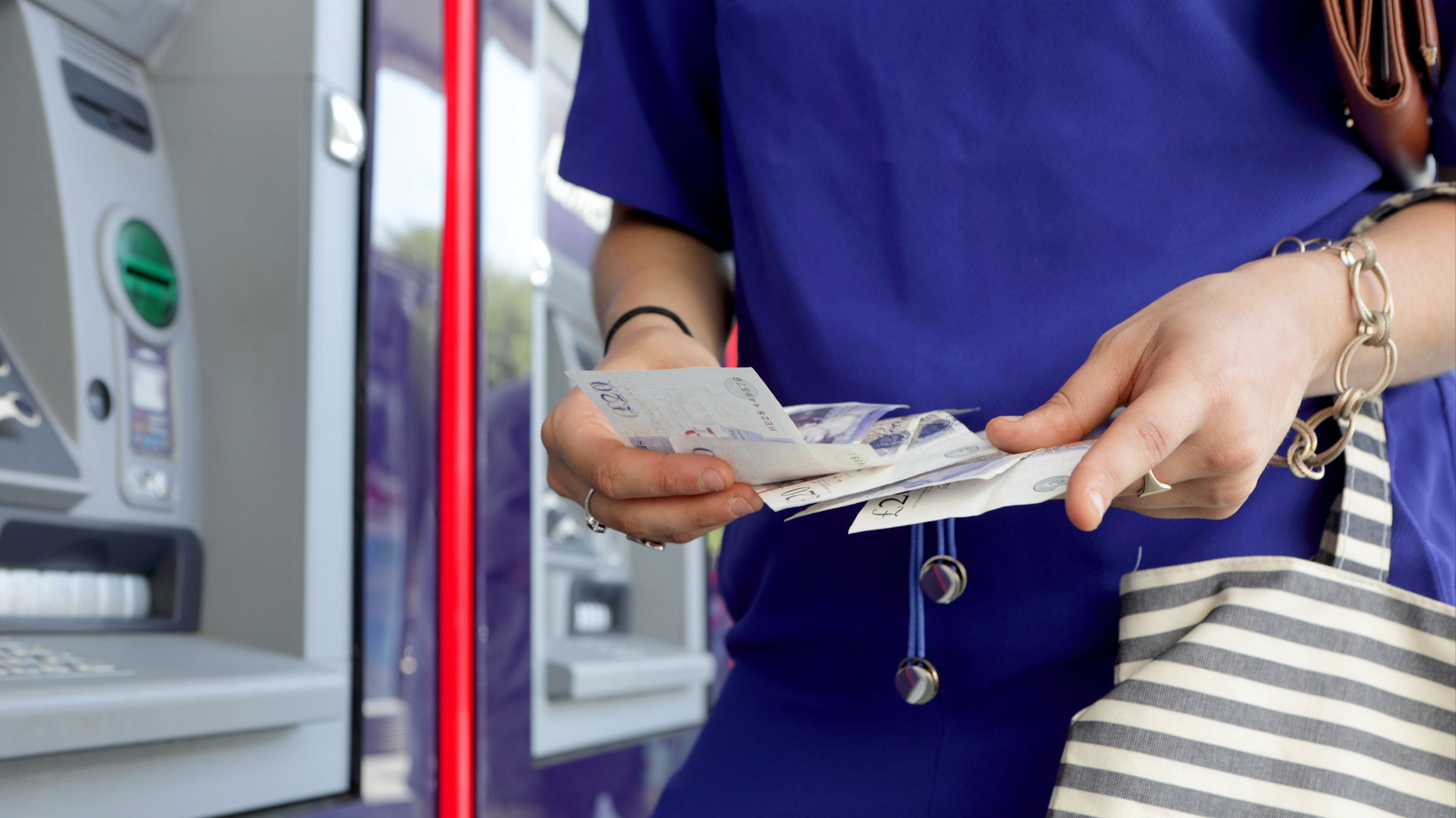 You can get nearly £1,000 for switching banks but you'll need to act fast