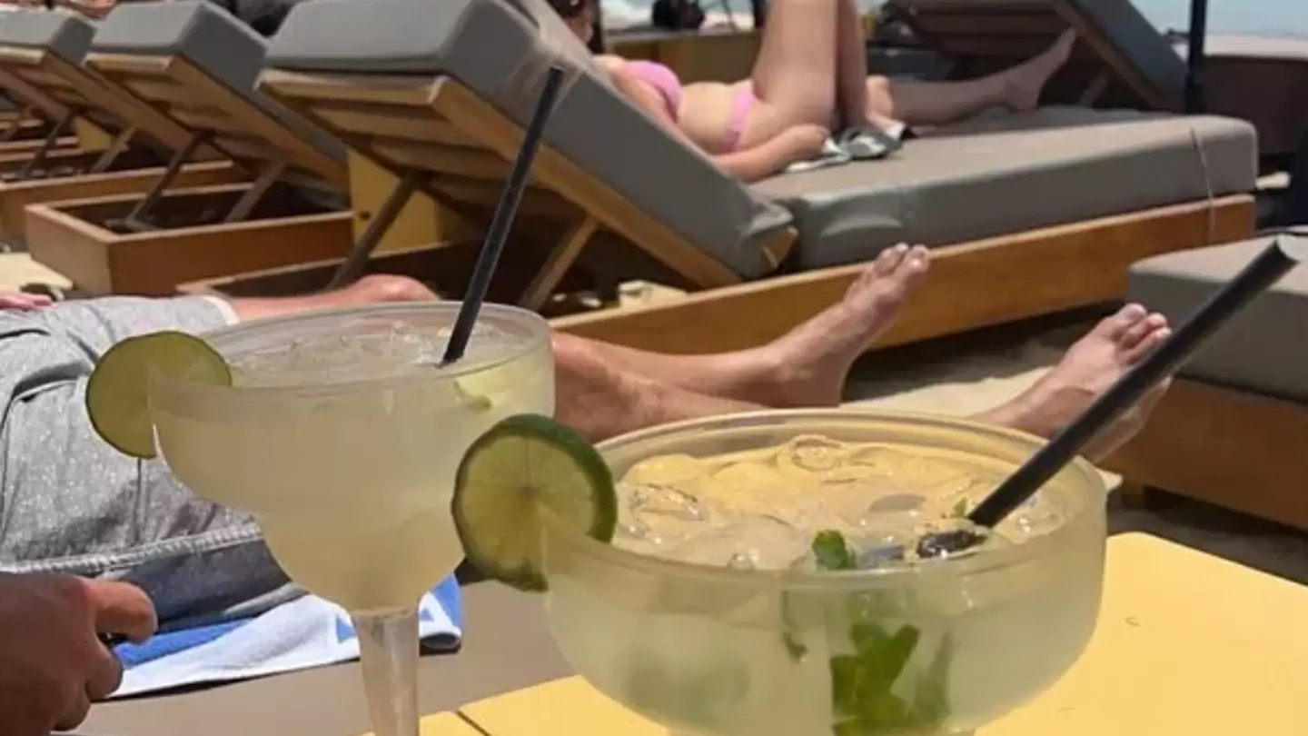 Tourists issued warning after paying £690 for two drinks at beach club in Brit favourite destination