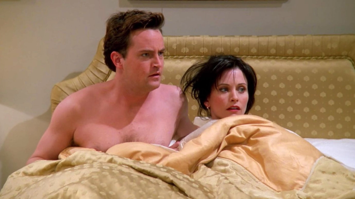 Courteney Cox and Matthew Perry had to pause filming of iconic Friends bed scene after audience reaction