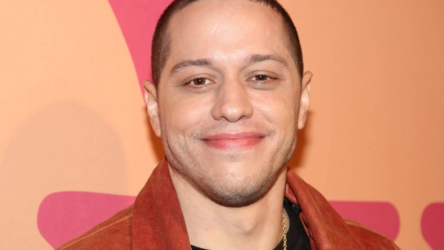 Dating expert explained what makes Pete Davidson so attractive to women as he goes public with new girlfriend