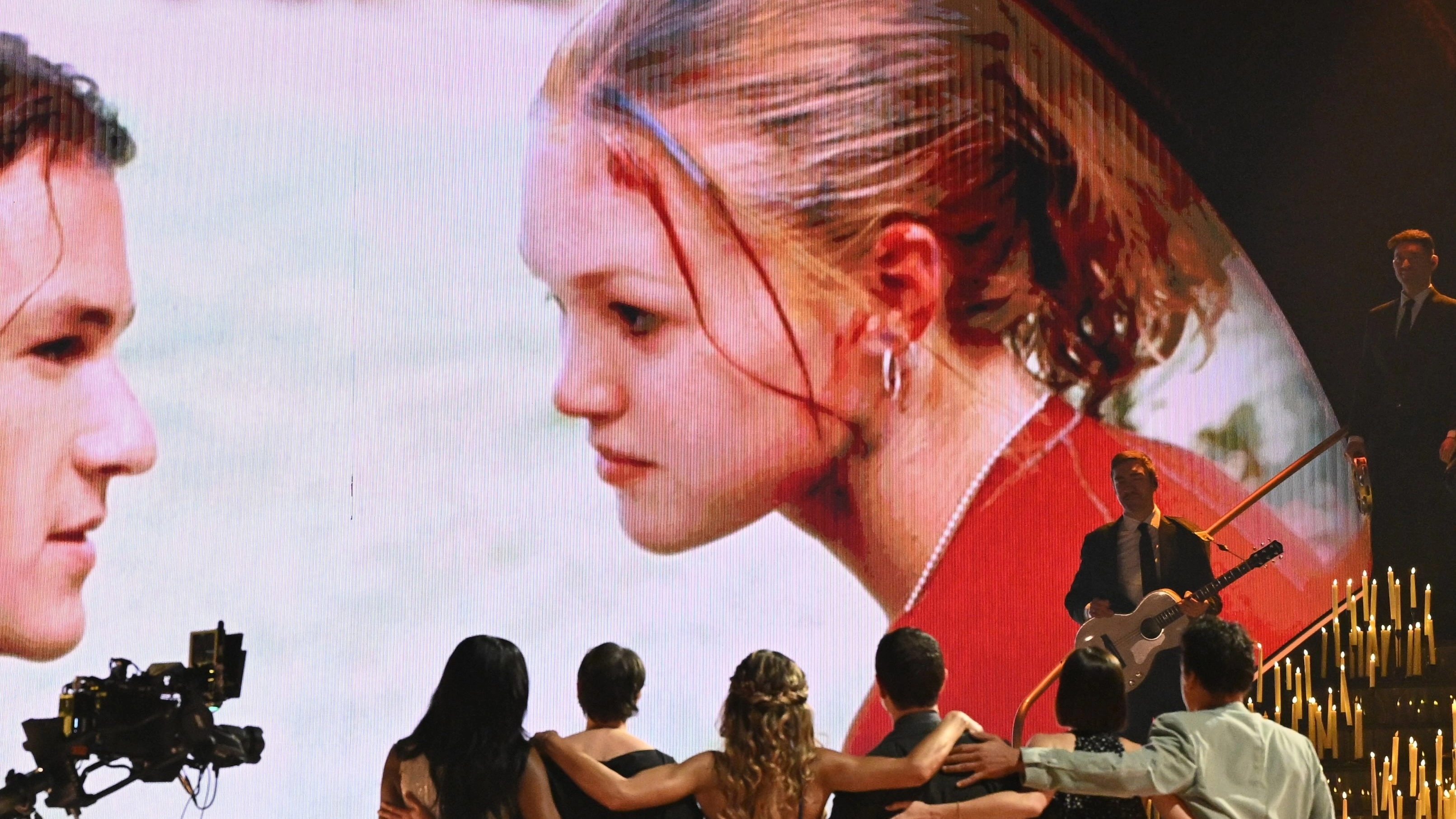 Julia Stiles reunites with 10 Things I Hate About You cast for emotional tribute to Heath Ledger on Dancing with the Stars