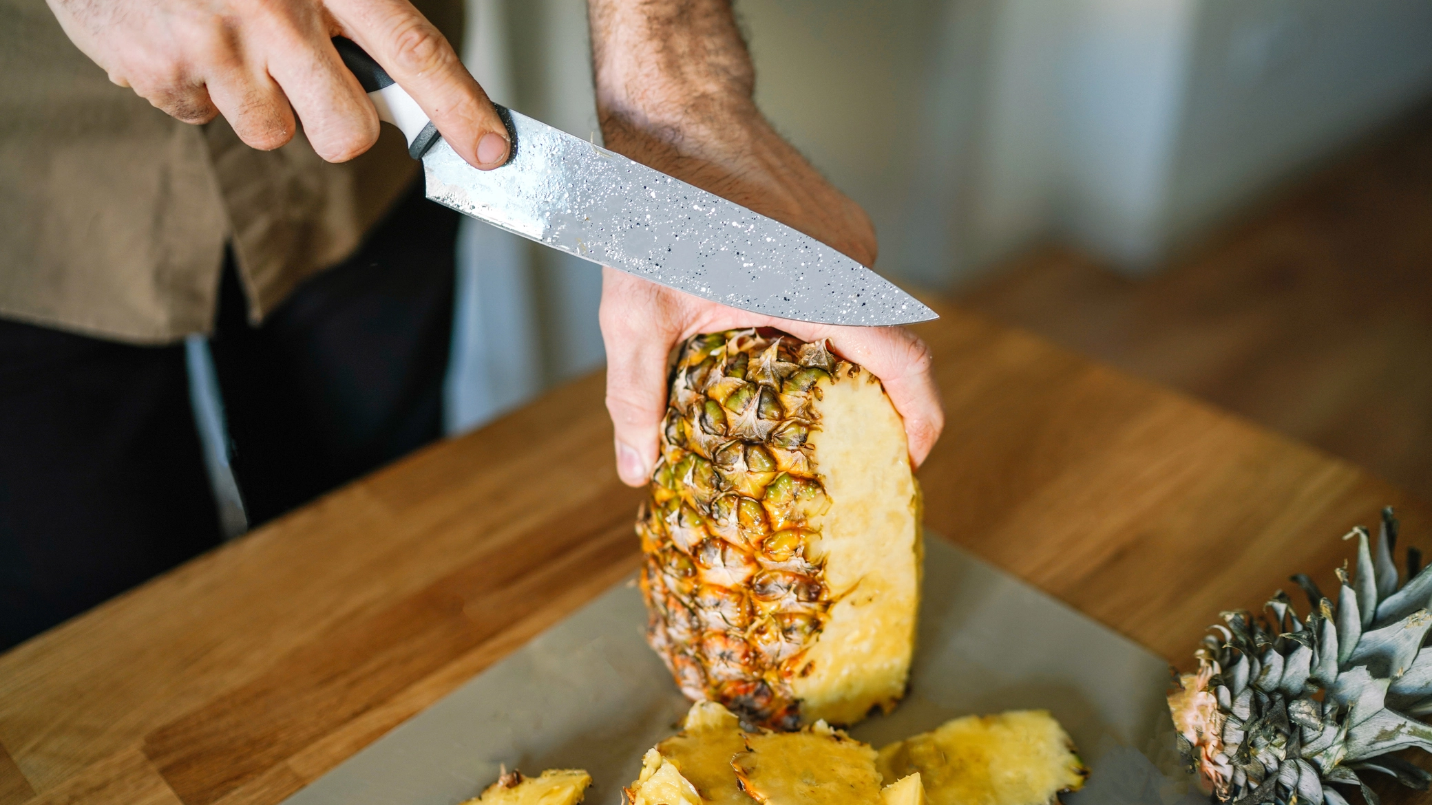 There's a terrifying reason behind why pineapple makes your mouth tingle when you eat it