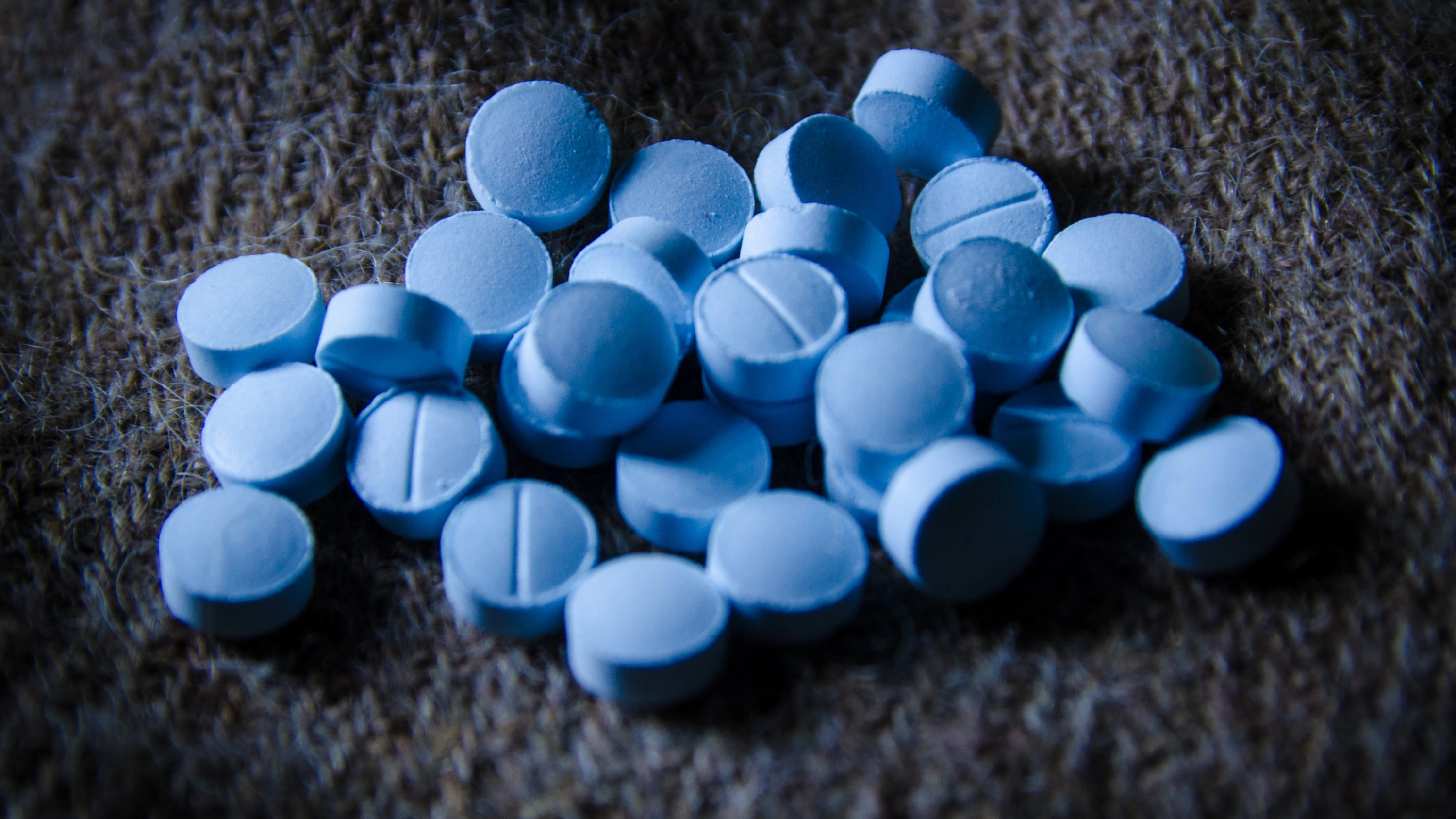 Experts issue stark 'risk of death' warning over blue pill endorsed by celebrities
