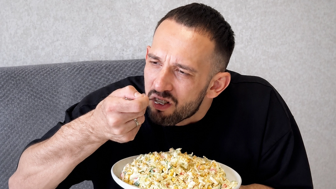 Fitness influencer, 30, dies after attempting extreme 10,000-calorie weight loss challenge