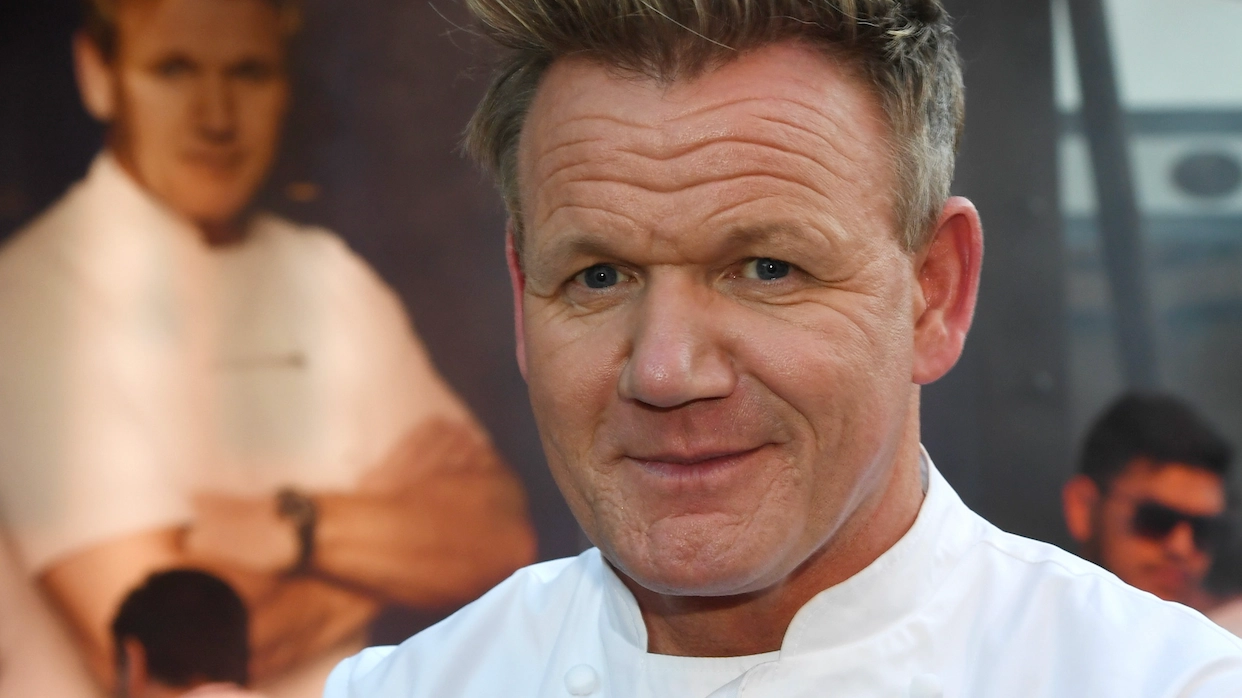 New 'USA-style' tipping rules come to UK as Gordon Ramsay blasted for introduction